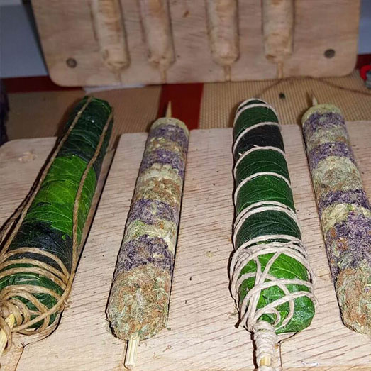 Een goede Thai Stick maken vereist geduld. Een goede Thai Stick maken vereist geduld.
