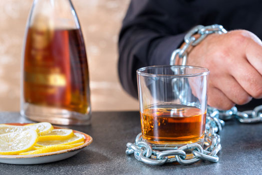 De drang naar alcohol kan enorm zijn. De drang naar alcohol kan enorm zijn.