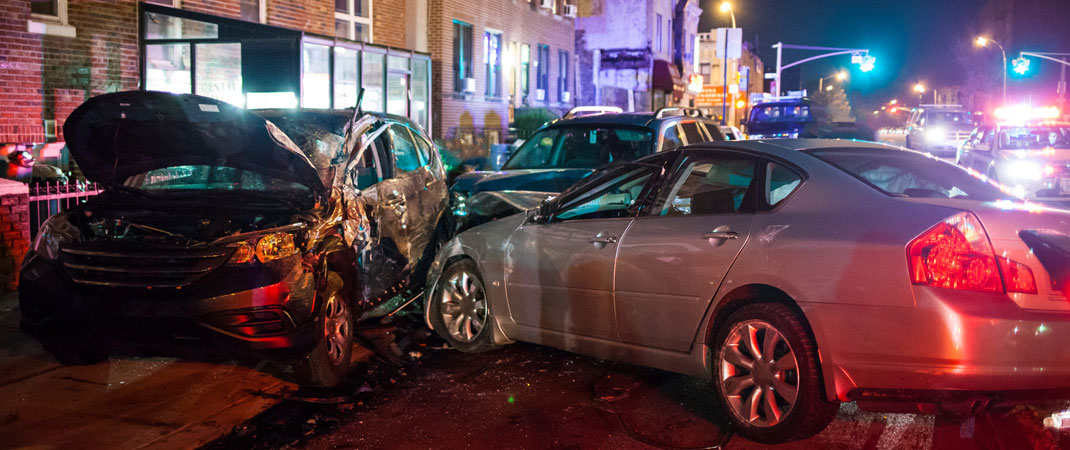 Zowel alcohol als wiet gaan niet samen met deelname aan het verkeer. Zowel alcohol als wiet gaan niet samen met deelname aan het verkeer.