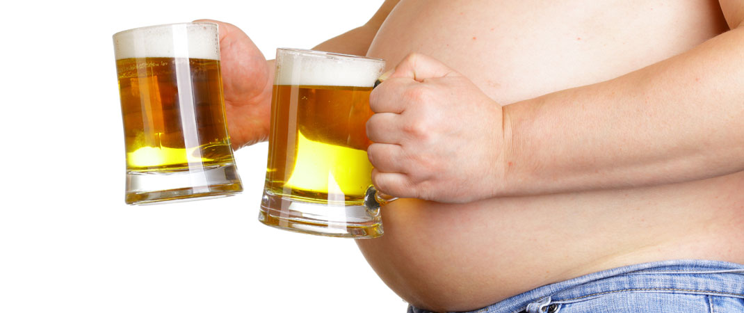 Te veel alcohol kan voor overgewicht zorgen. Te veel alcohol kan voor overgewicht zorgen.