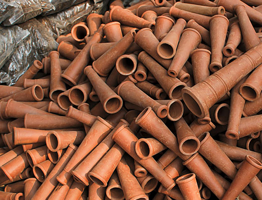 Traditionele chillums voor het roken van charas. Traditionele chillums voor het roken van charas.