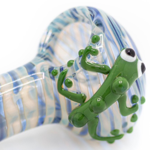 Glass Pipe Moulded Frog Detail