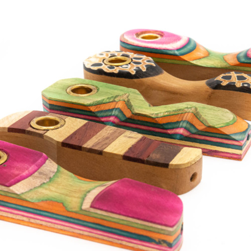 Kleurrijke Houten Wietpijpjes ingezoomd