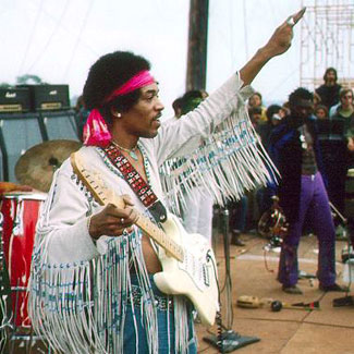 Jimi Hendrix tijdens zijn optreden op Woodstock