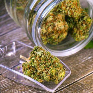 Kush wiet in een pot Je kunt Kush wiet goed bewaren in een afgesloten pot