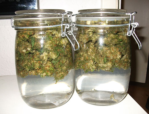 Water curing na 3 dagen. Water curing na 3 dagen.